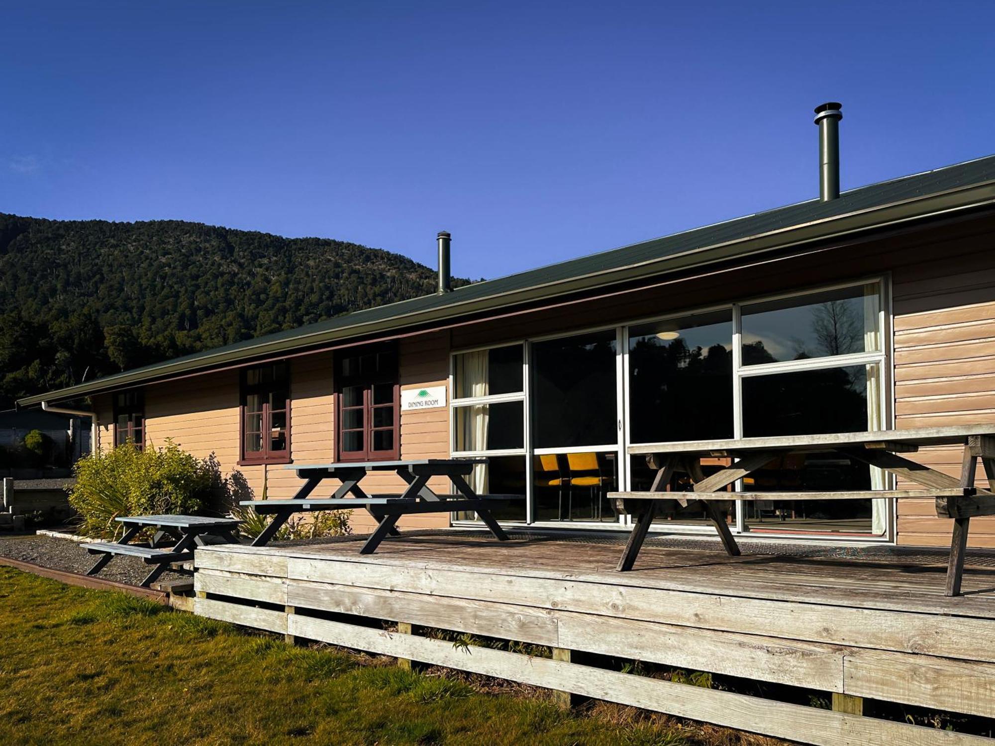 The Crossing Lodge & Backpackers Erua Exterior photo