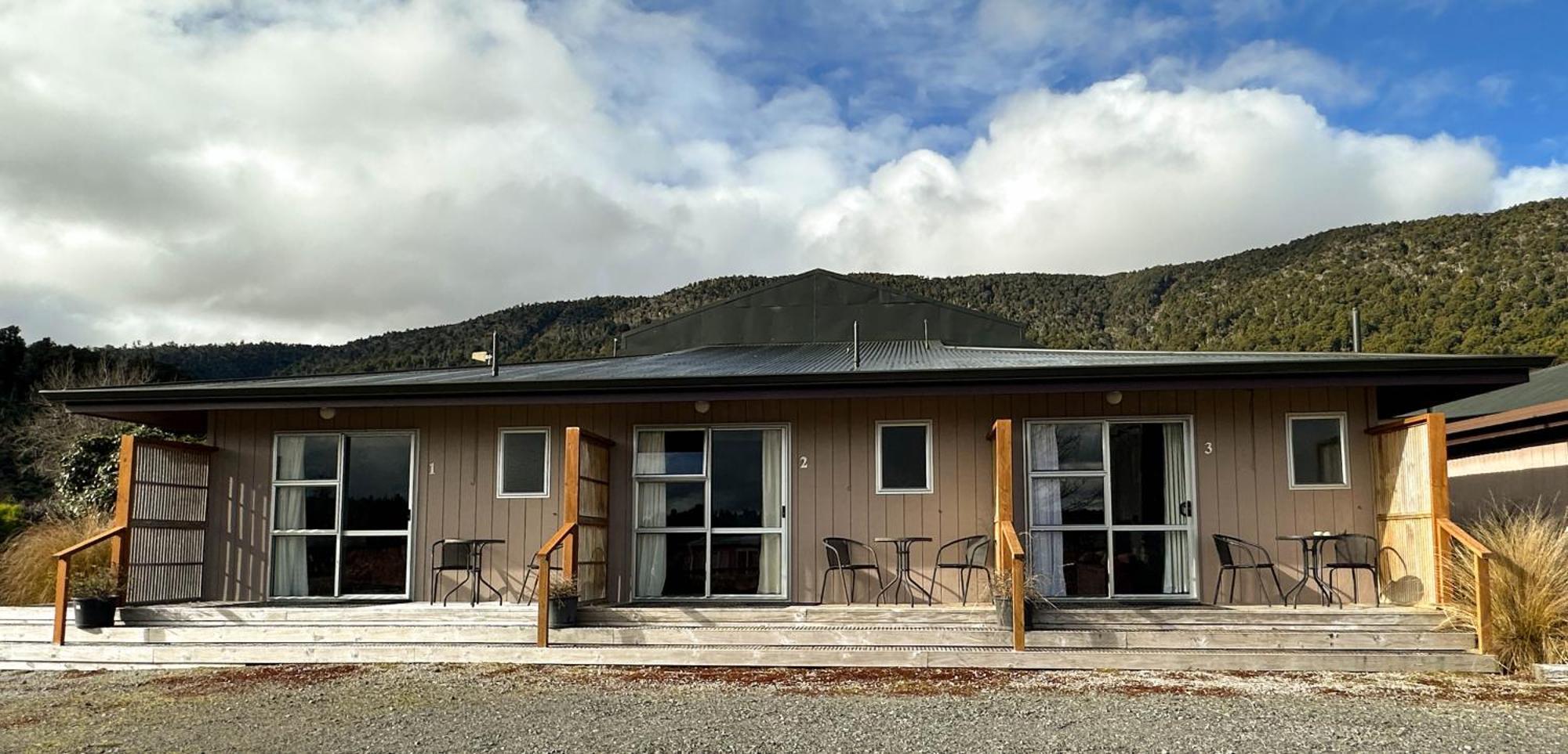 The Crossing Lodge & Backpackers Erua Exterior photo
