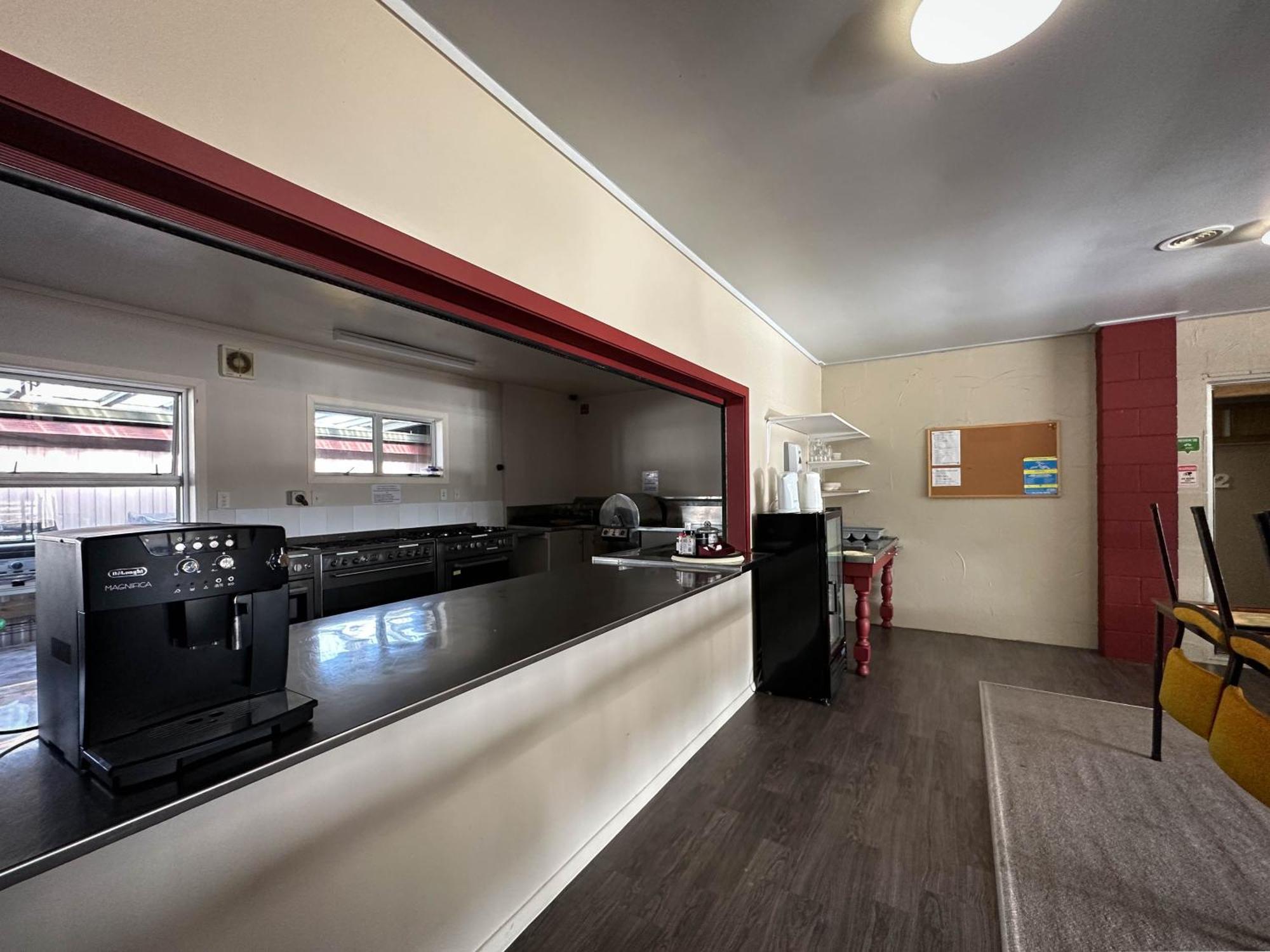 The Crossing Lodge & Backpackers Erua Exterior photo