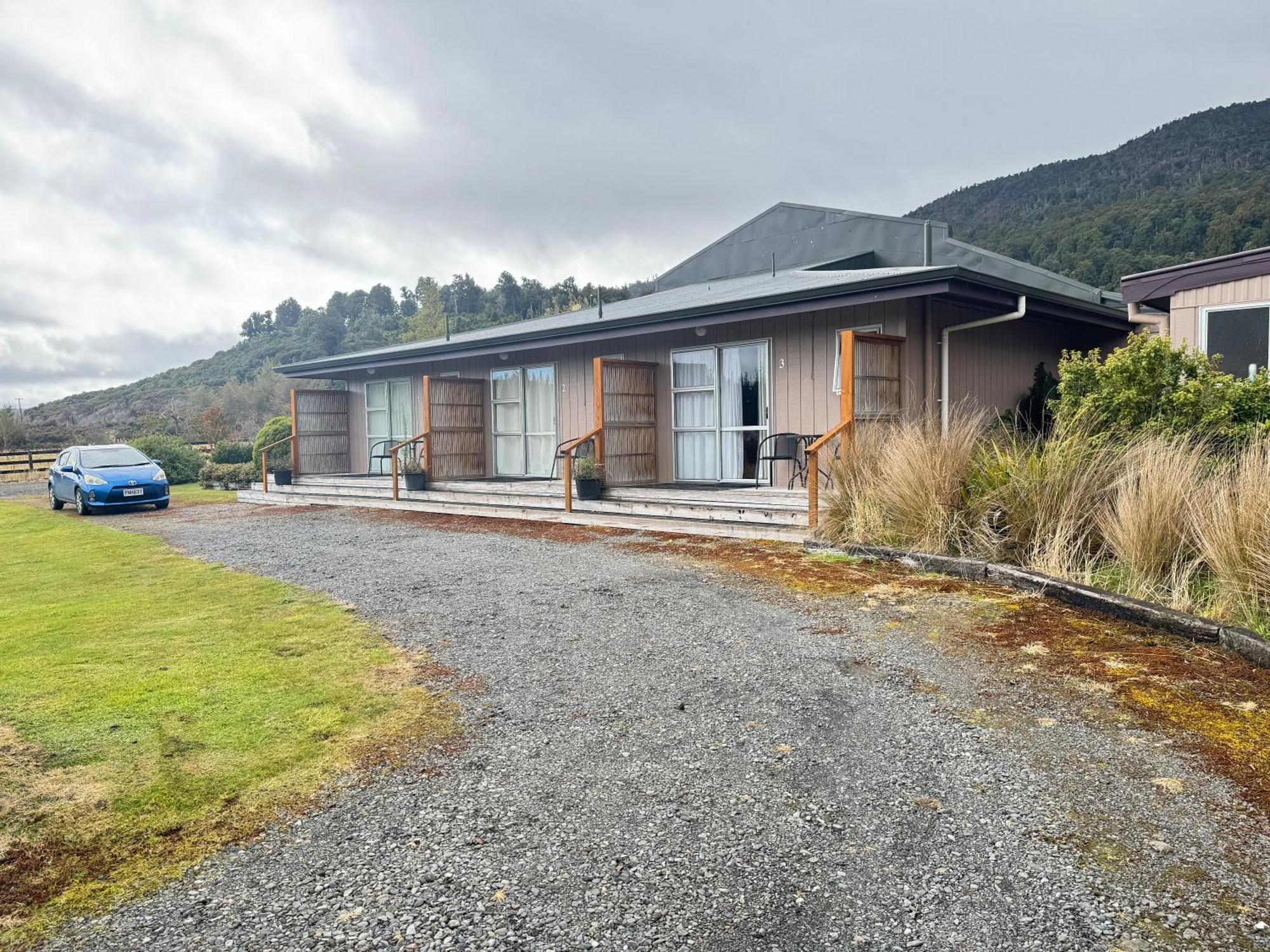 The Crossing Lodge & Backpackers Erua Exterior photo