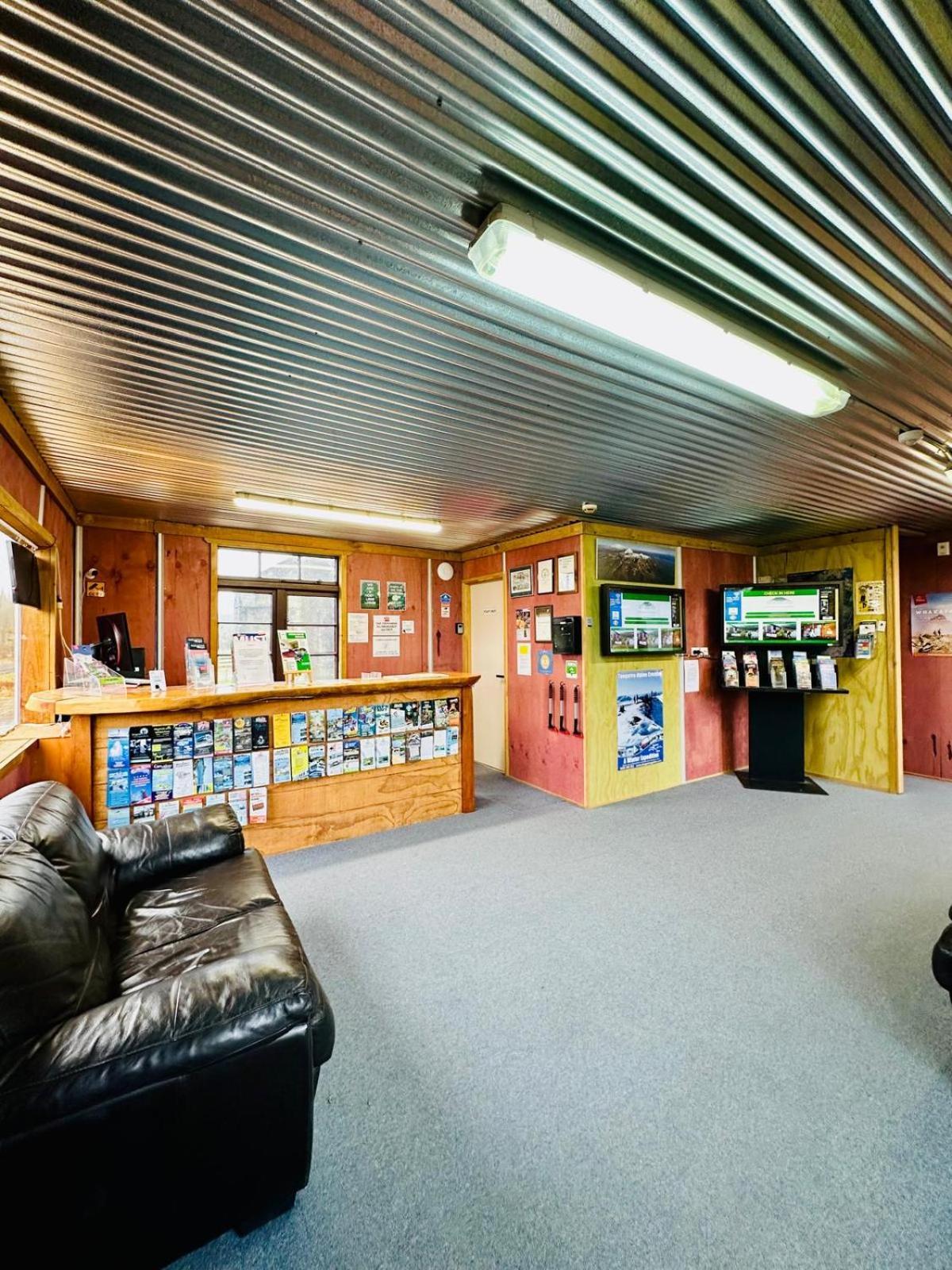 The Crossing Lodge & Backpackers Erua Exterior photo