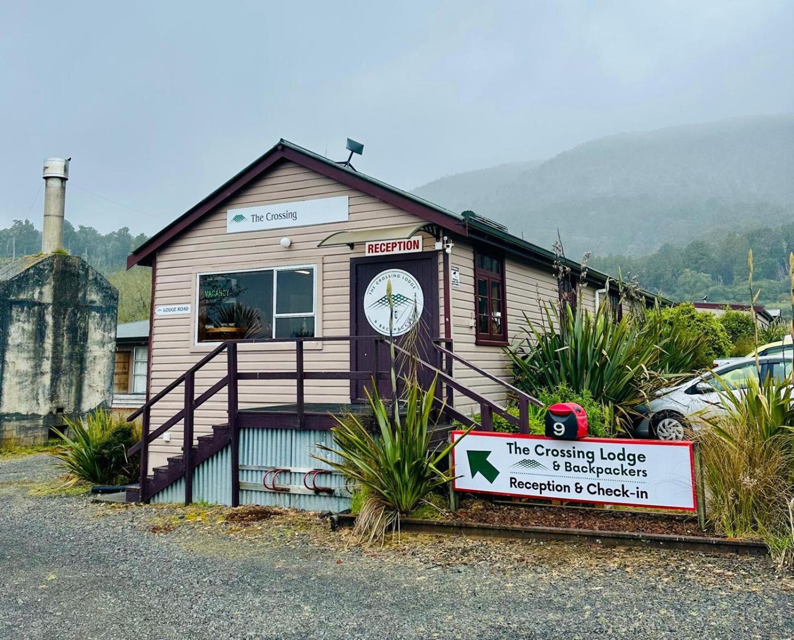 The Crossing Lodge & Backpackers Erua Exterior photo