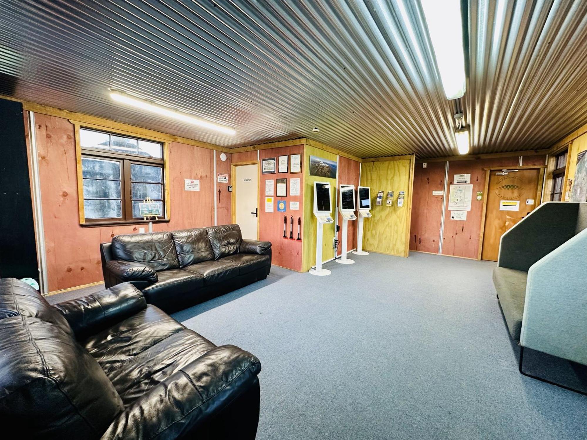 The Crossing Lodge & Backpackers Erua Exterior photo